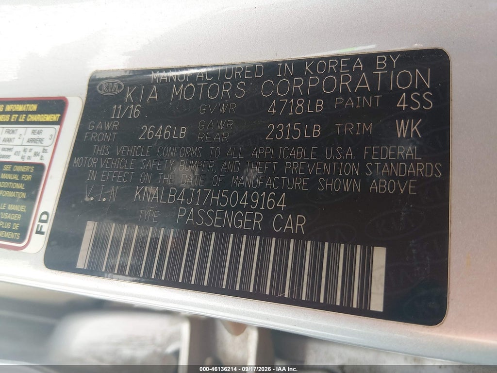 2017 Kia Cadenza Premium photo 9
