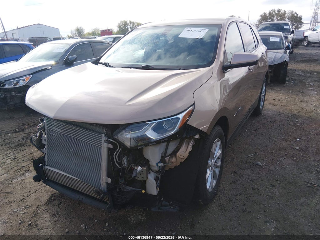 2018 Chevrolet Equinox LT photo 2