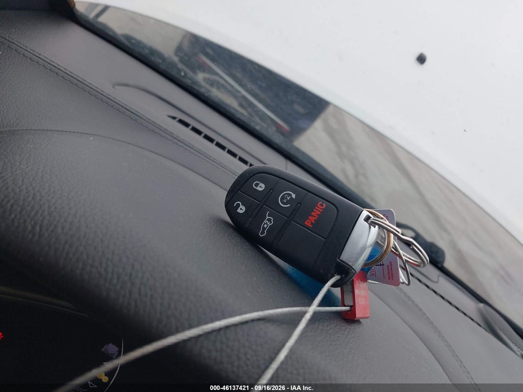 2019 Jeep Grand Cherokee Overland 4X4 photo 11