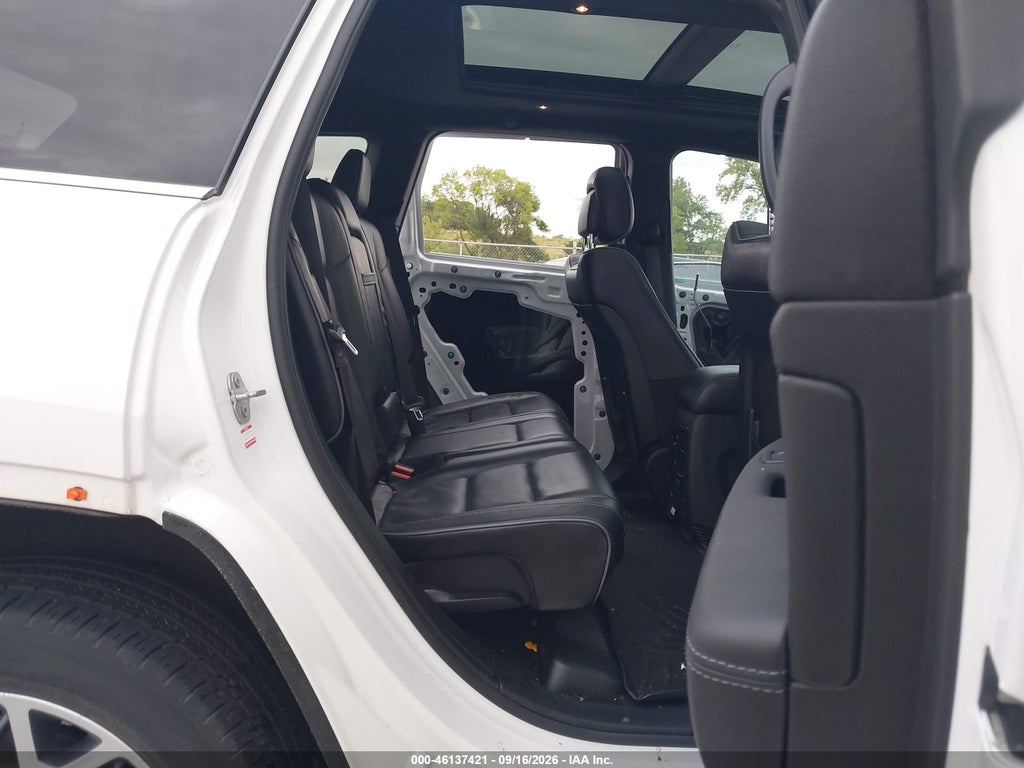 2019 Jeep Grand Cherokee Overland 4X4 photo 8