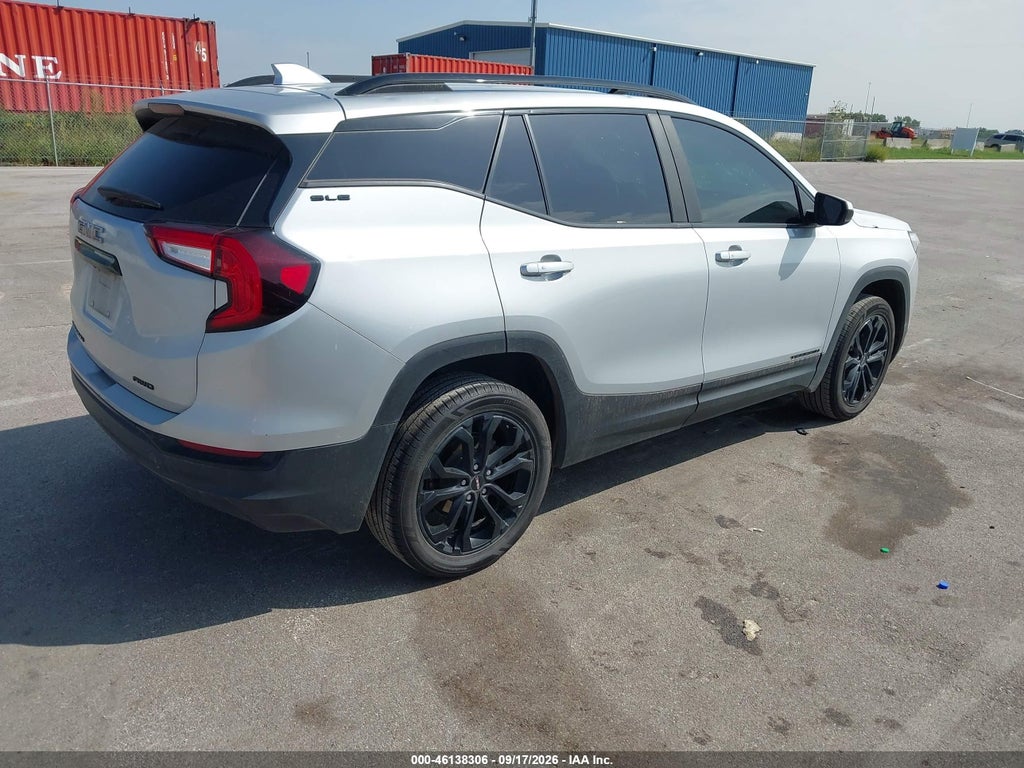 2022 GMC Terrain AWD SLE photo 4