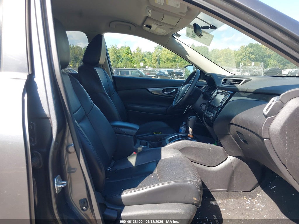 2015 Nissan Rogue SL photo 5