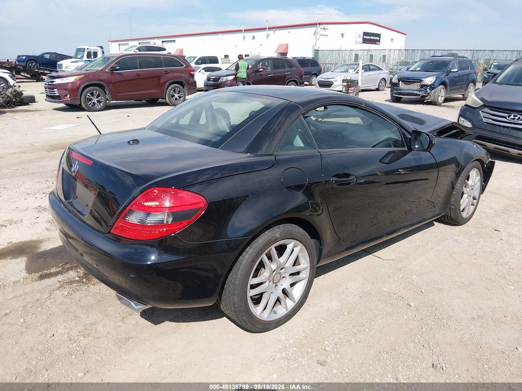 2009 Mercedes-Benz SLK 300 photo 4
