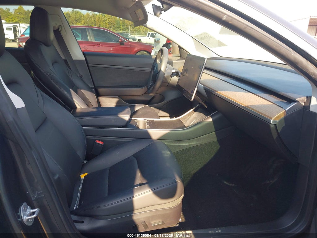 2020 Tesla Model 3 Standard Range Plus Rear-Wheel Drive/Standard Range Rear-Wheel Drive photo 5