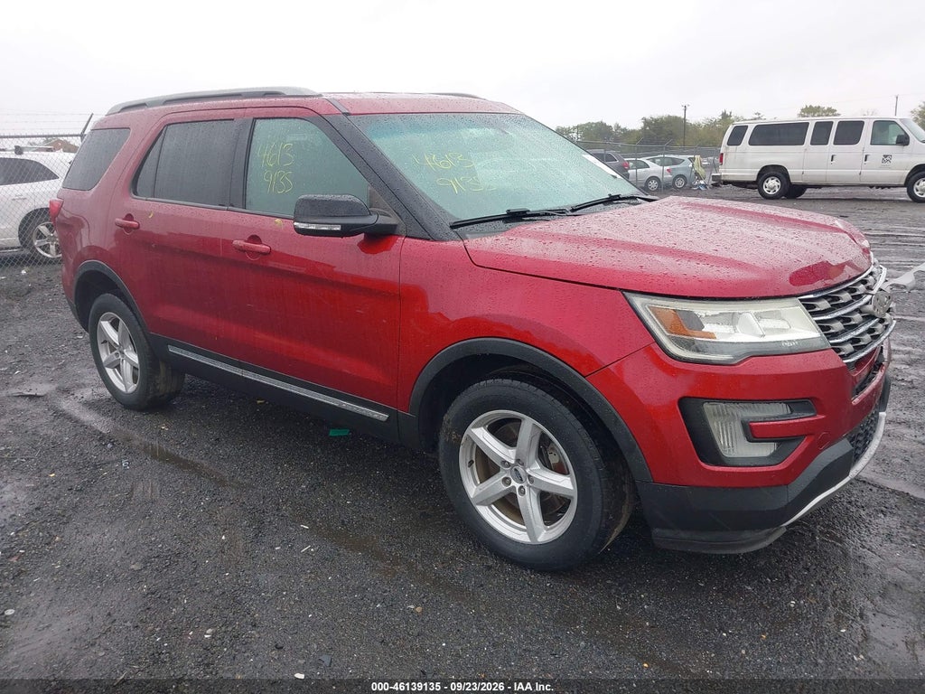 2017 Ford Explorer XLT photo 1