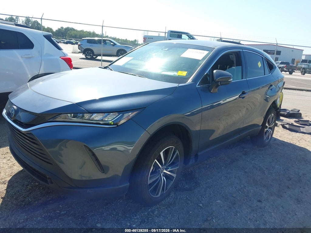 2022 Toyota Venza LE photo 2