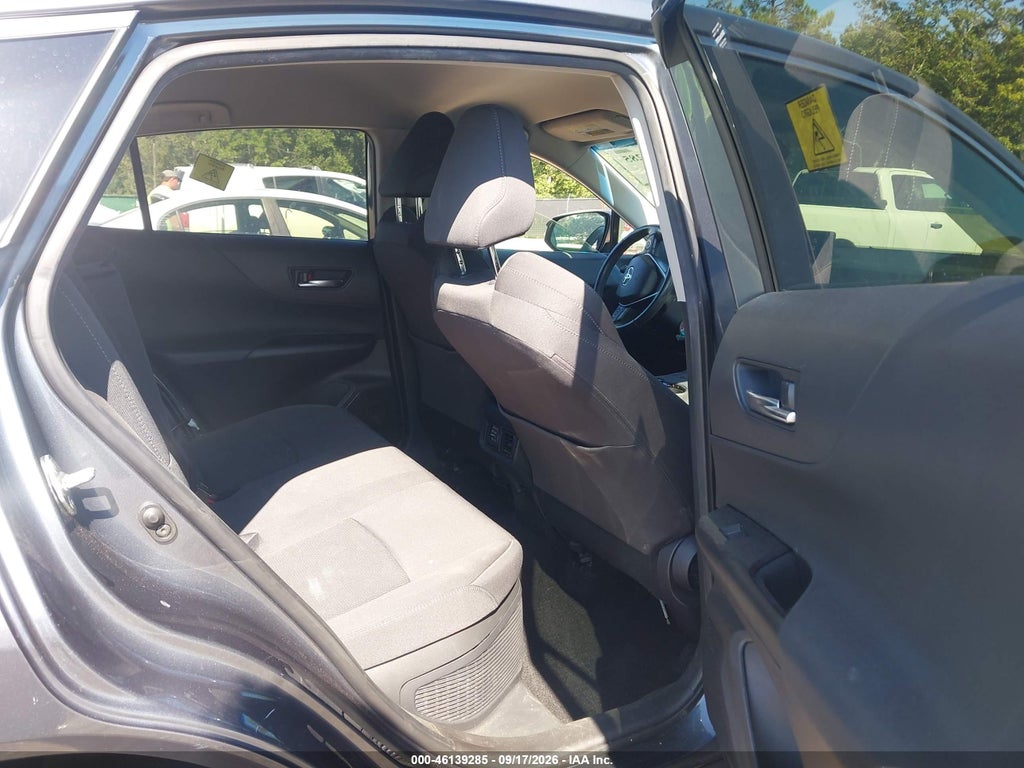 2022 Toyota Venza LE photo 8