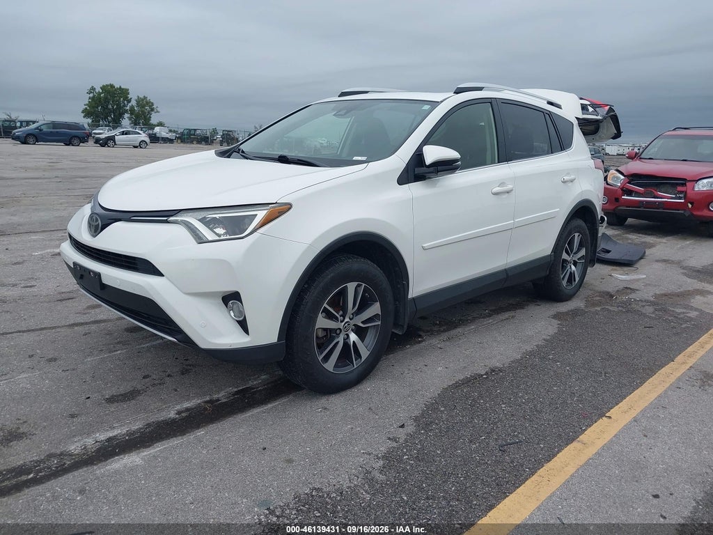 2016 Toyota RAV4 XLE photo 2