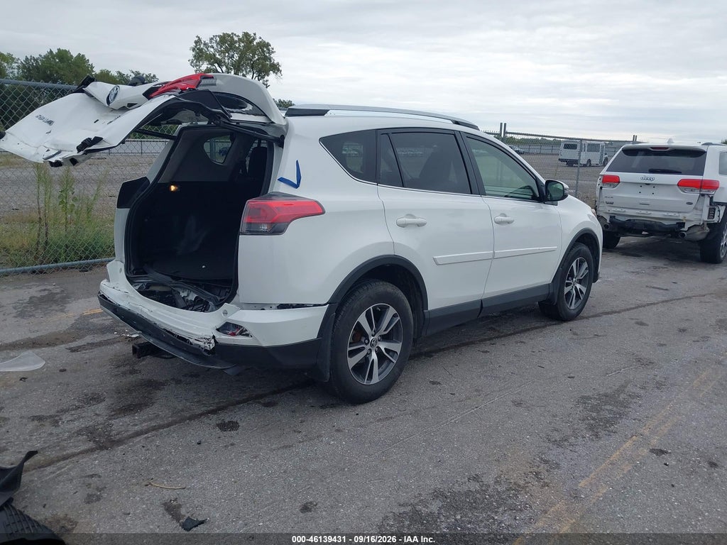 2016 Toyota RAV4 XLE photo 4