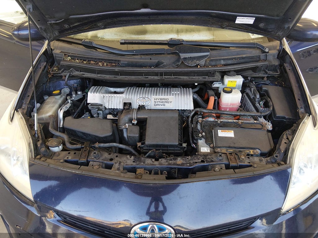 2014 Toyota Prius Four photo 10
