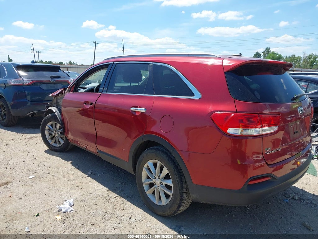2017 Kia Sorento 3.3L LX photo 3