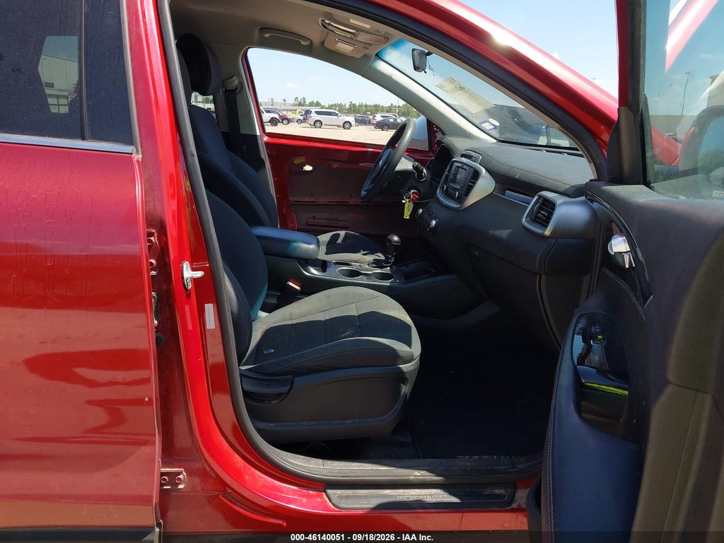 2017 Kia Sorento 3.3L LX photo 5
