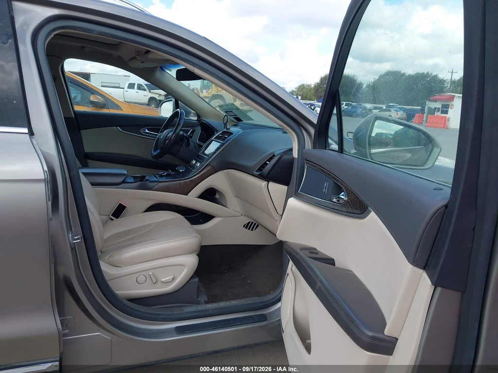 2016 Lincoln MKX Reserve photo 5