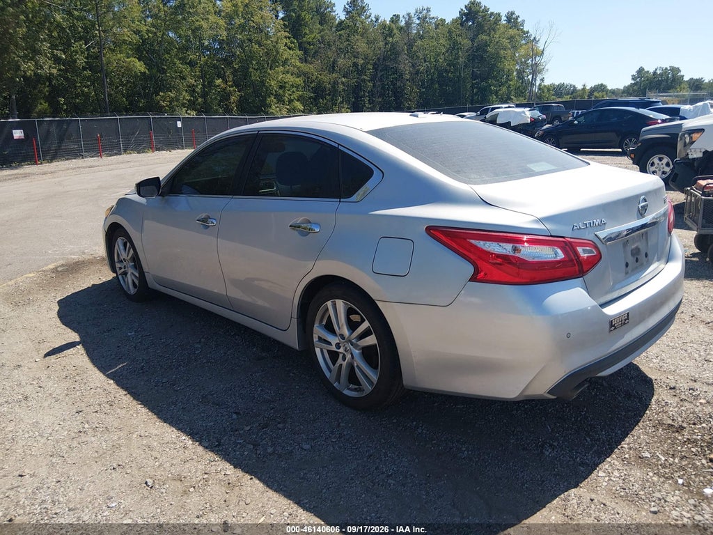 2017 Nissan Altima 3.5 SL photo 3
