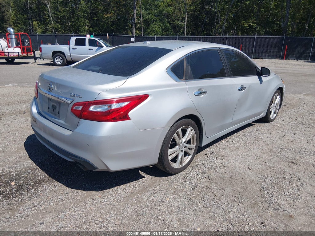 2017 Nissan Altima 3.5 SL photo 4
