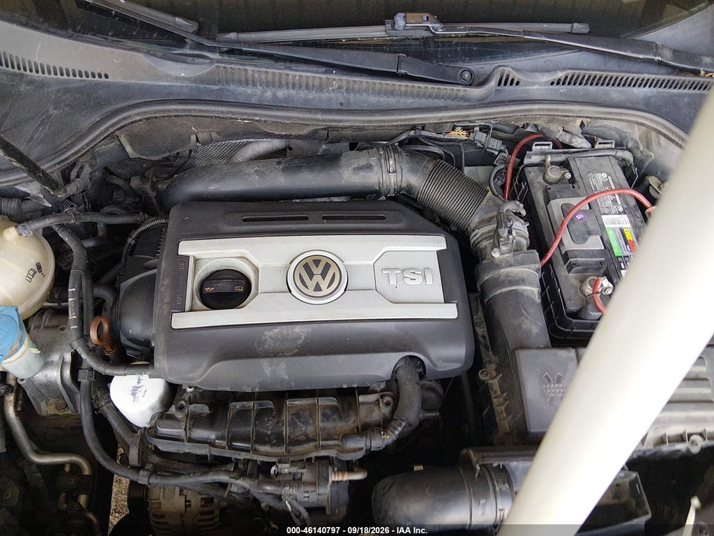 2013 Volkswagen GTI Drivers Edition photo 10