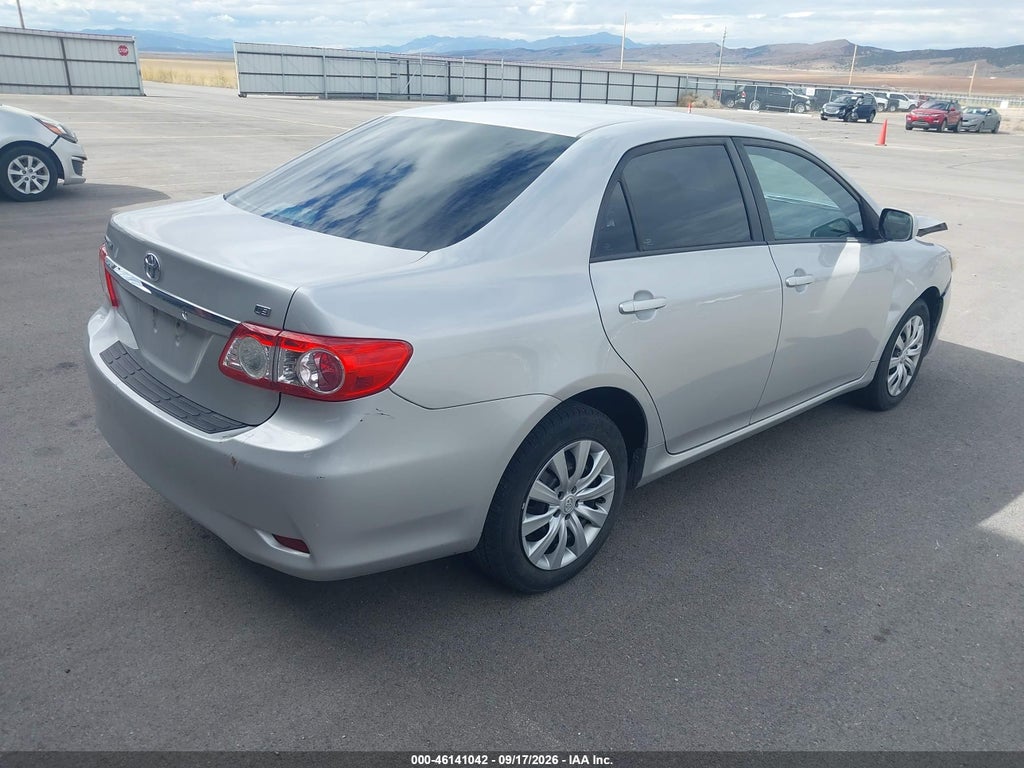 2012 Toyota Corolla LE photo 4