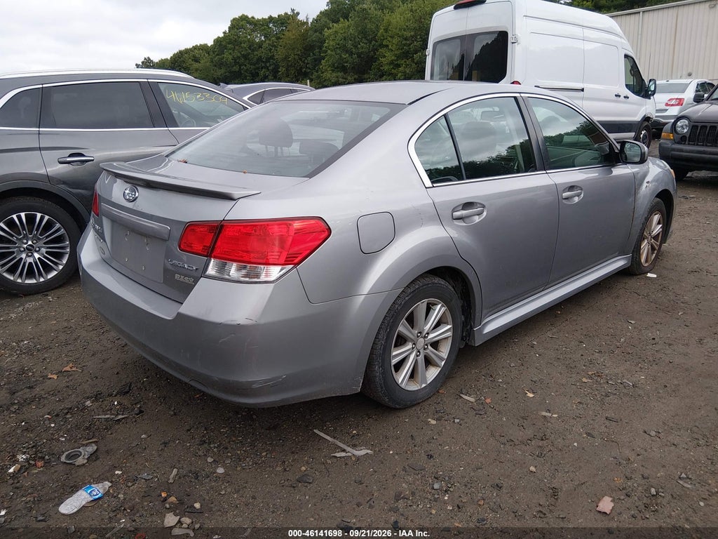 2010 Subaru Legacy 2.5I Premium photo 4