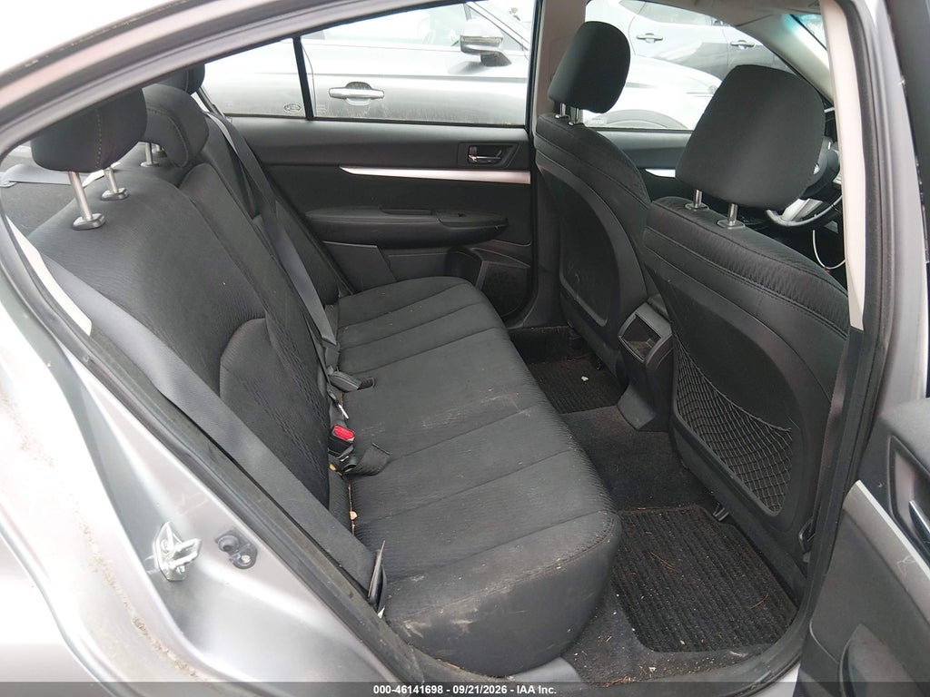 2010 Subaru Legacy 2.5I Premium photo 8