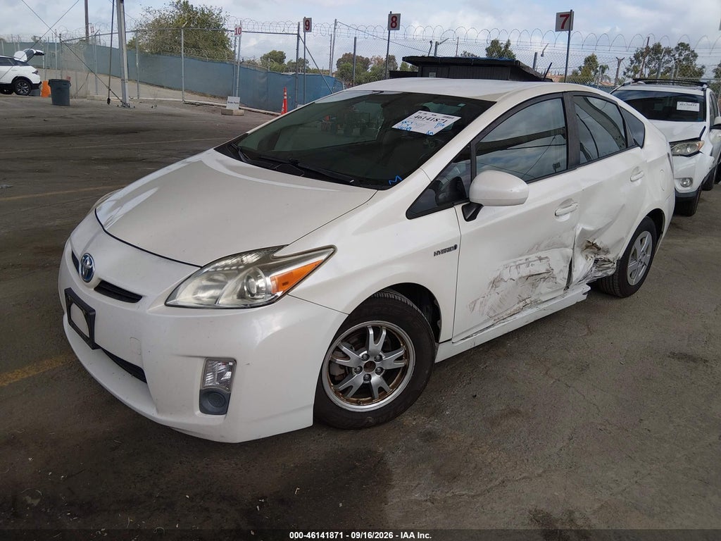 2010 Toyota Prius IV photo 2