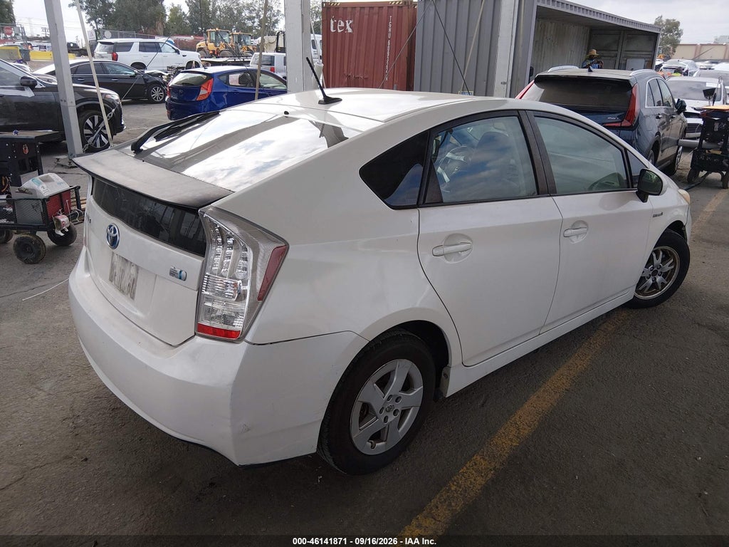2010 Toyota Prius IV photo 4