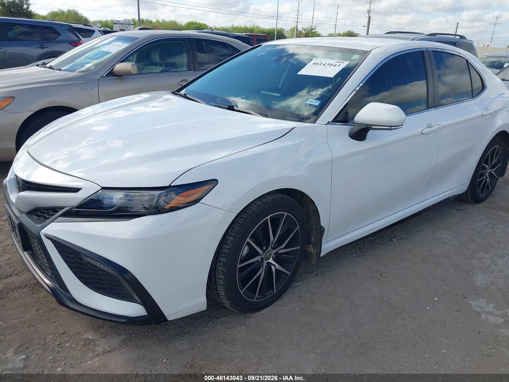 2023 Toyota Camry SE photo 2