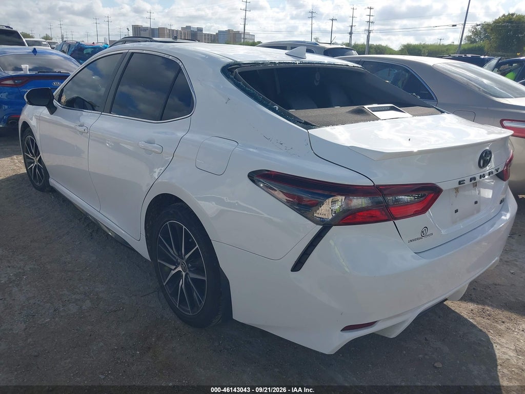 2023 Toyota Camry SE photo 3