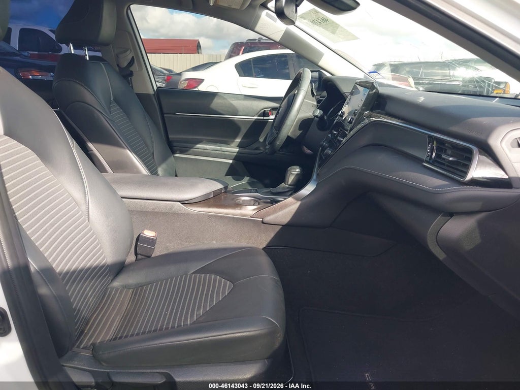 2023 Toyota Camry SE photo 5