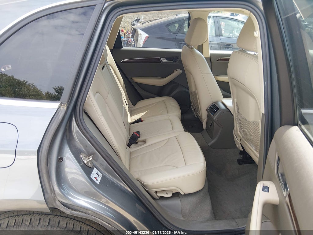2012 Audi Q5 2.0T Premium photo 8