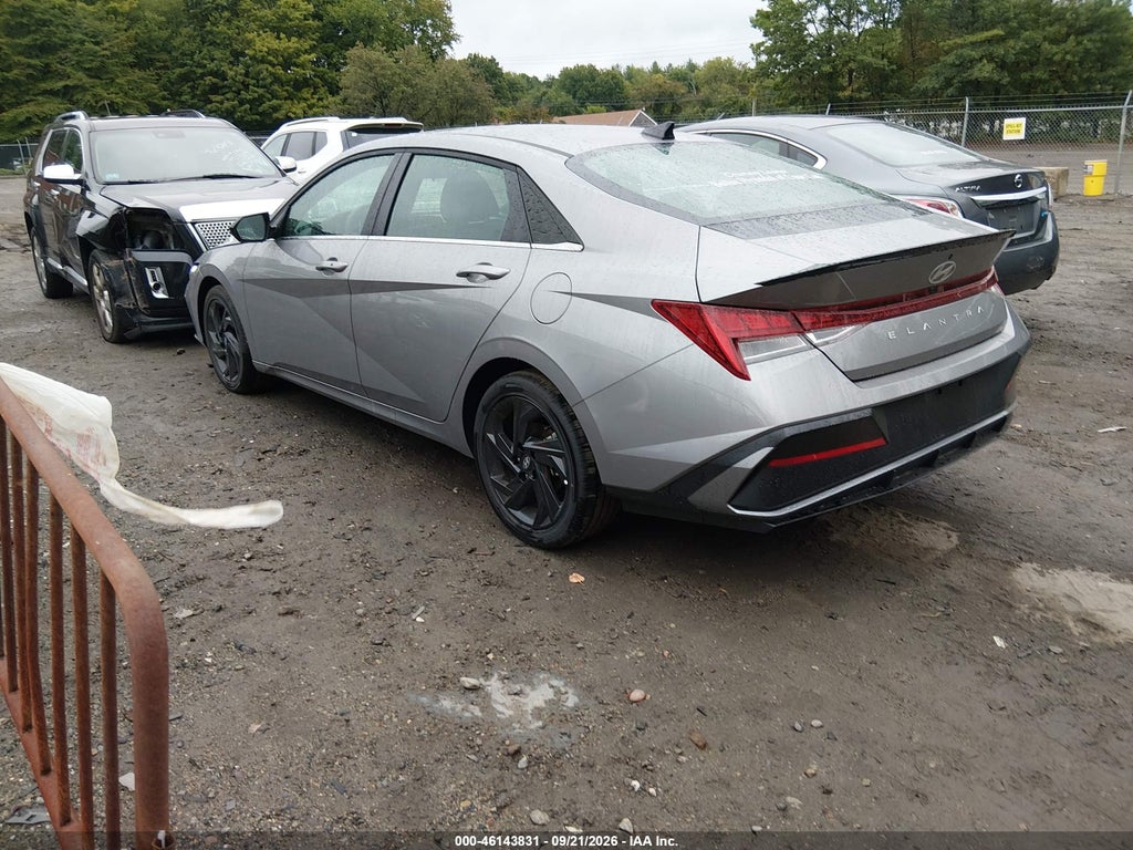 2026 Hyundai Elantra SEL Sport Premium photo 3
