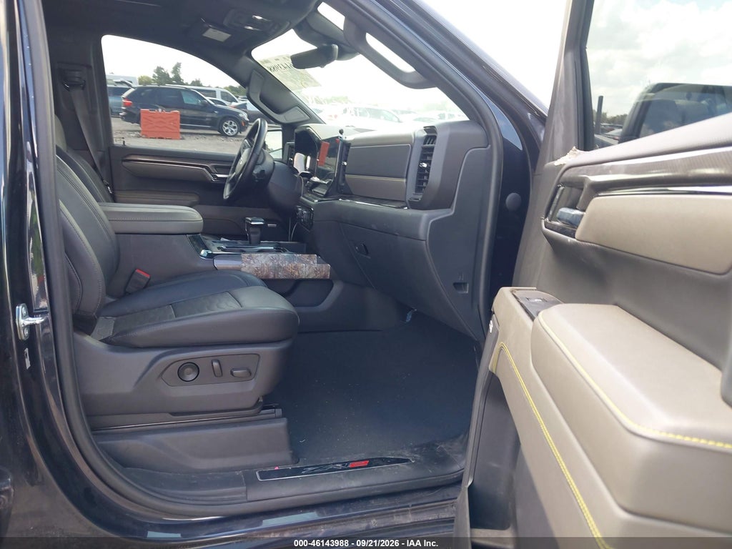 2023 Chevrolet Silverado 1500 4WD Short BED ZR2 photo 5