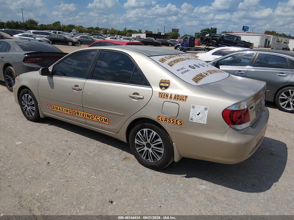 2005 Toyota Camry SE photo 3