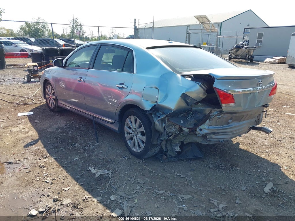 2011 Toyota Avalon Limited photo 3