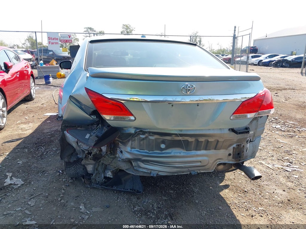 2011 Toyota Avalon Limited photo 6