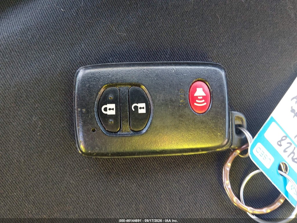 2011 Toyota RAV4 Limited V6 photo 11