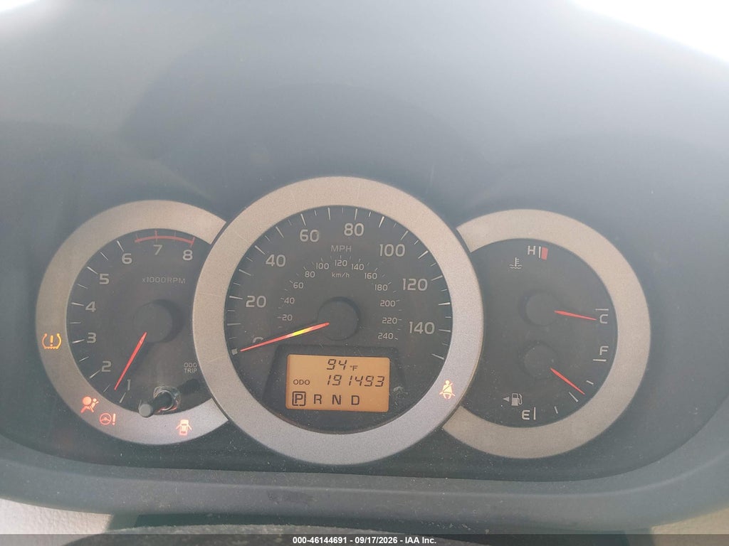 2011 Toyota RAV4 Limited V6 photo 7