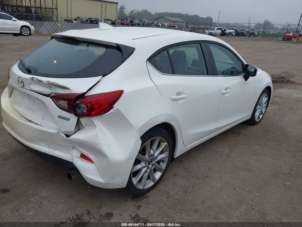 2017 Mazda MAZDA3 Grand Touring photo 4