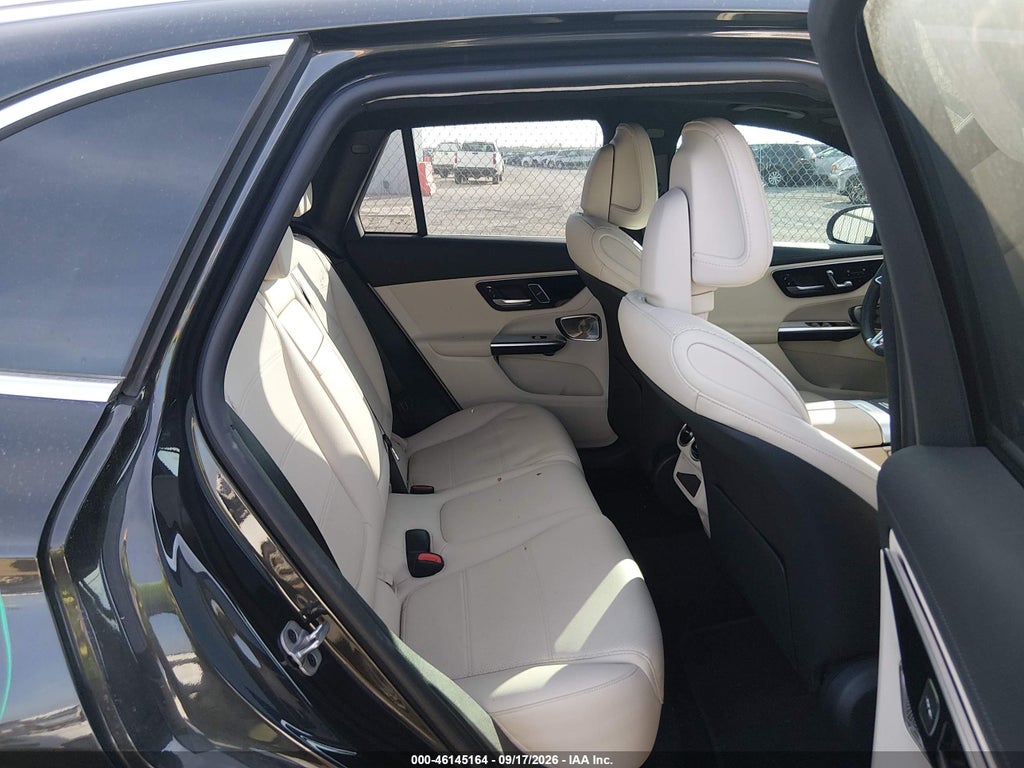 2025 Mercedes-Benz GLC 300 SUV photo 8