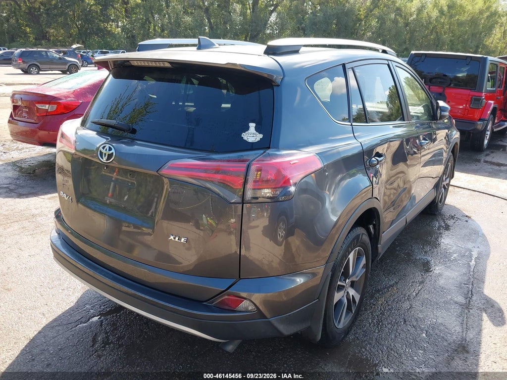 2016 Toyota RAV4 XLE photo 4