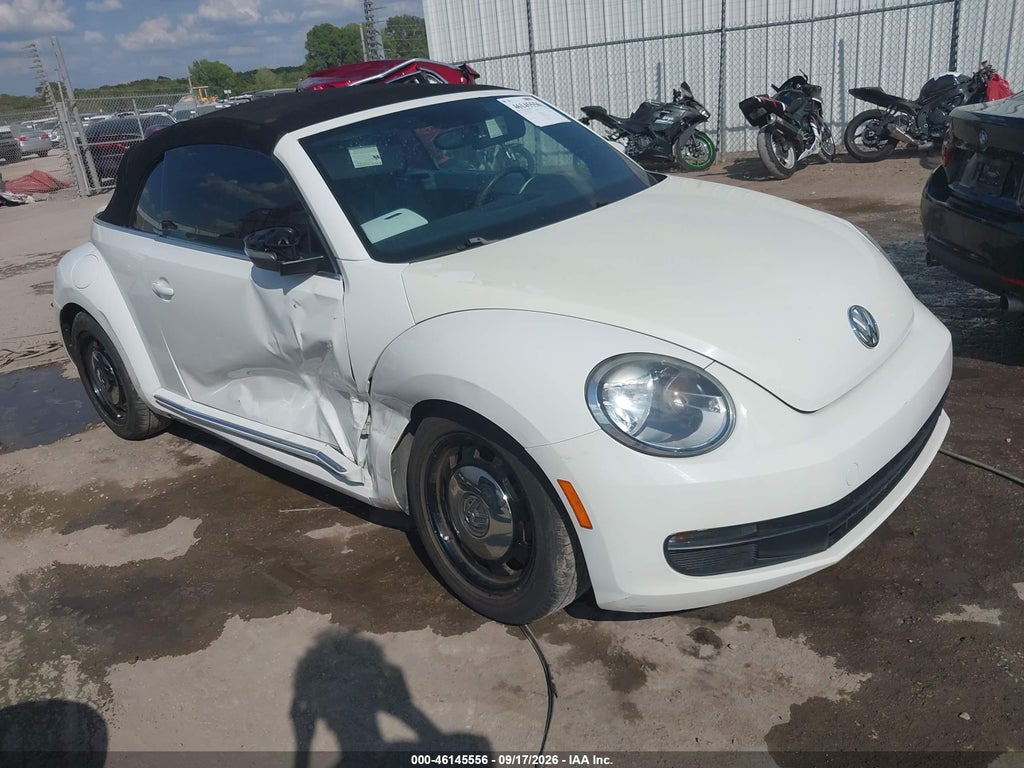 2013 Volkswagen Beetle 2.5L photo 1