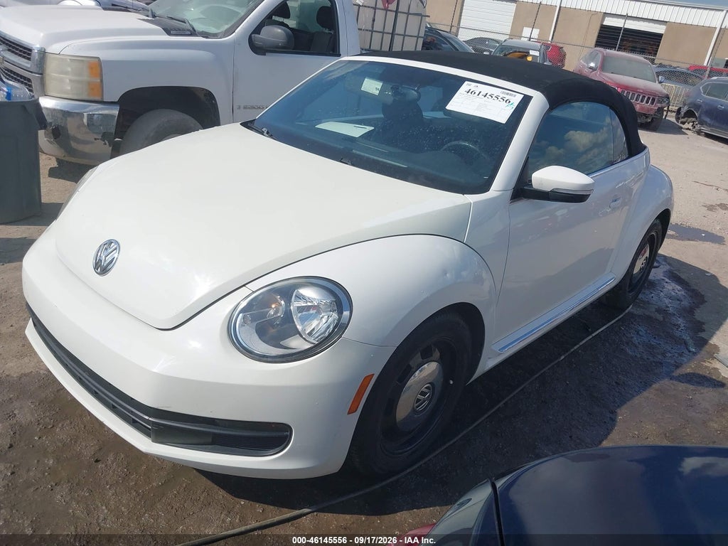 2013 Volkswagen Beetle 2.5L photo 2