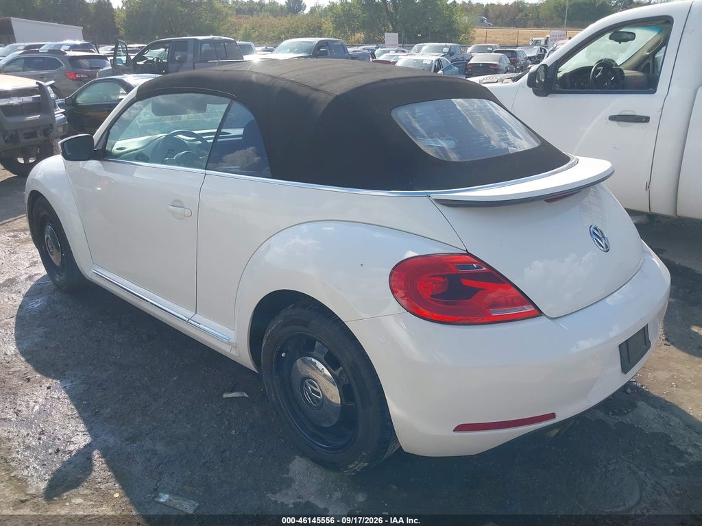 2013 Volkswagen Beetle 2.5L photo 3