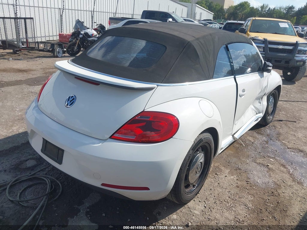 2013 Volkswagen Beetle 2.5L photo 4