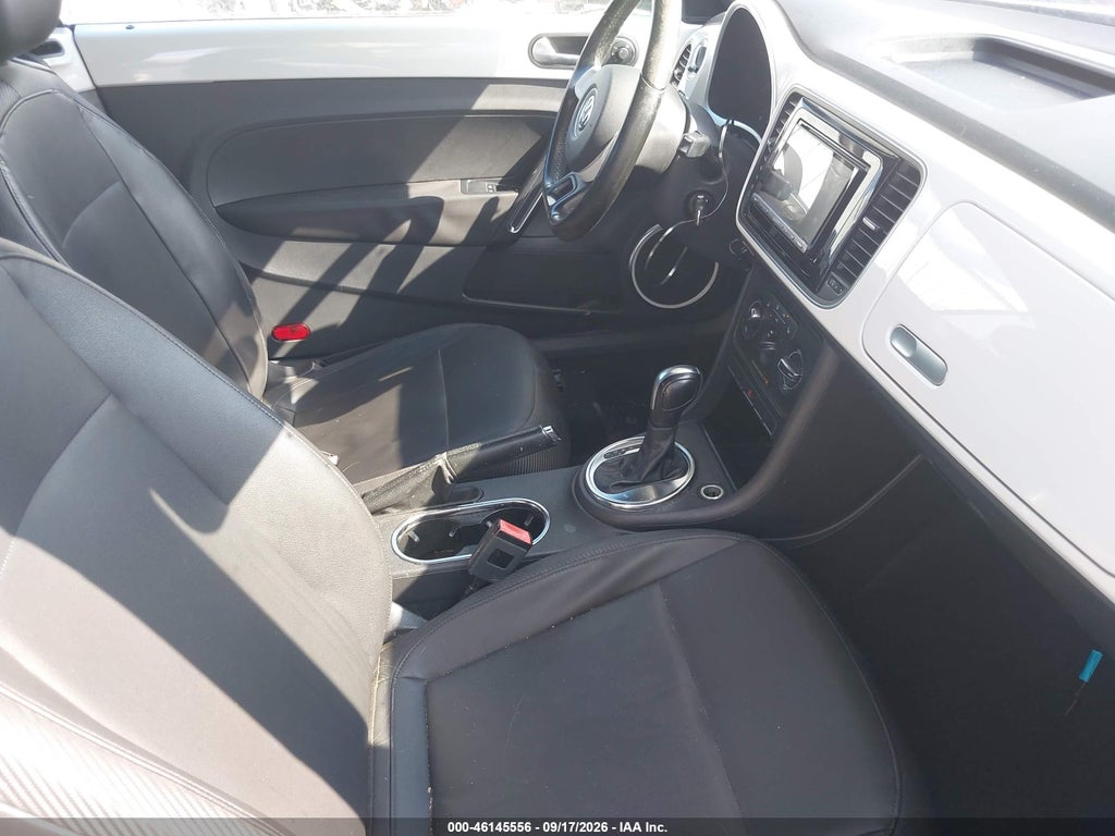 2013 Volkswagen Beetle 2.5L photo 5