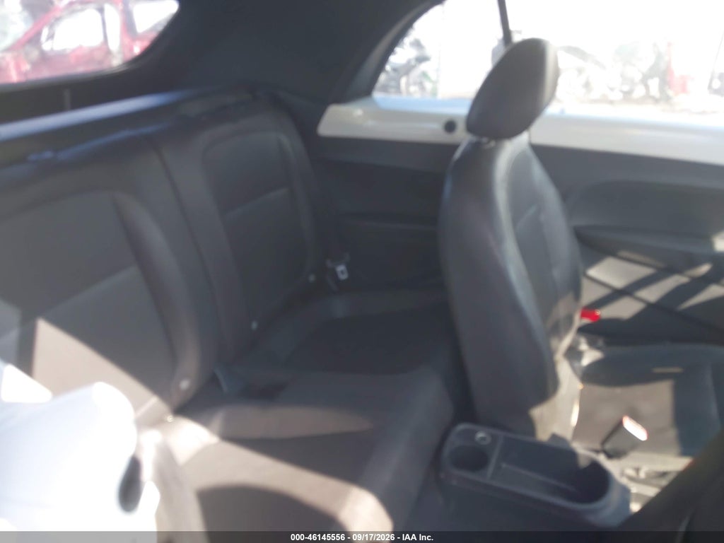 2013 Volkswagen Beetle 2.5L photo 8