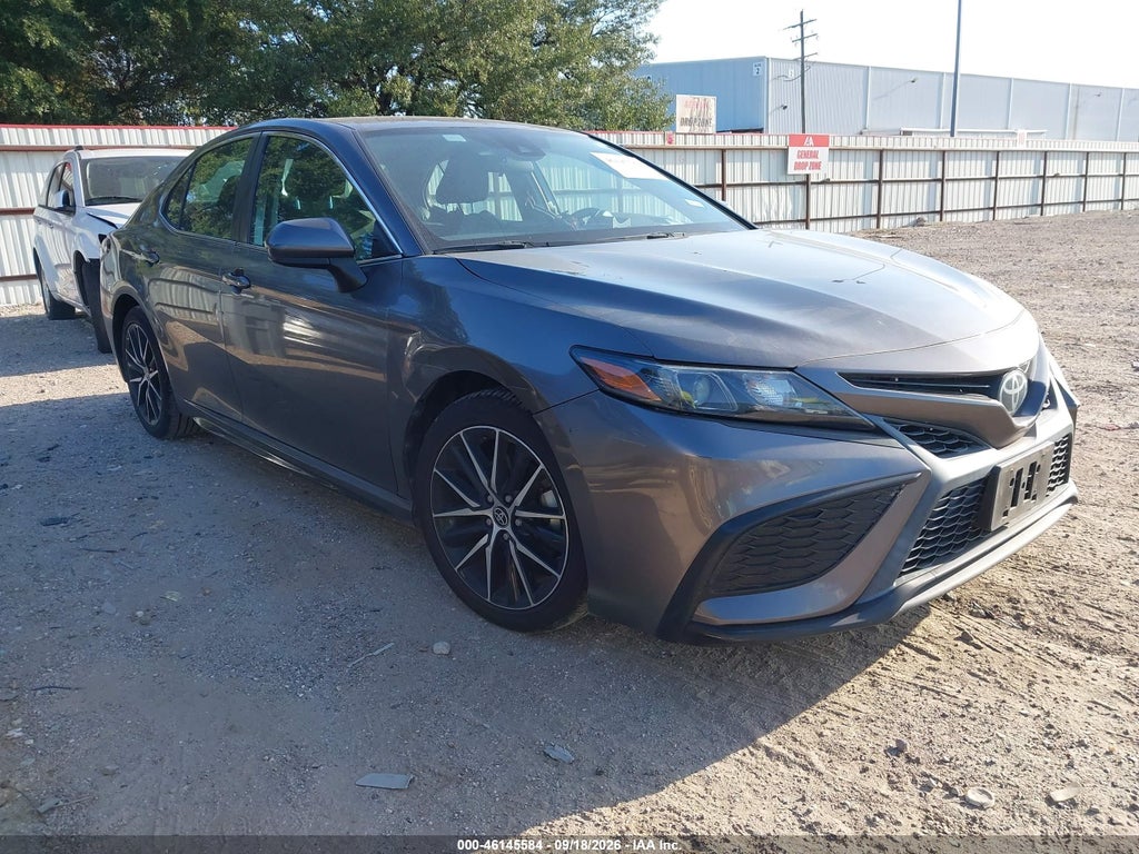 2021 Toyota Camry SE photo 1