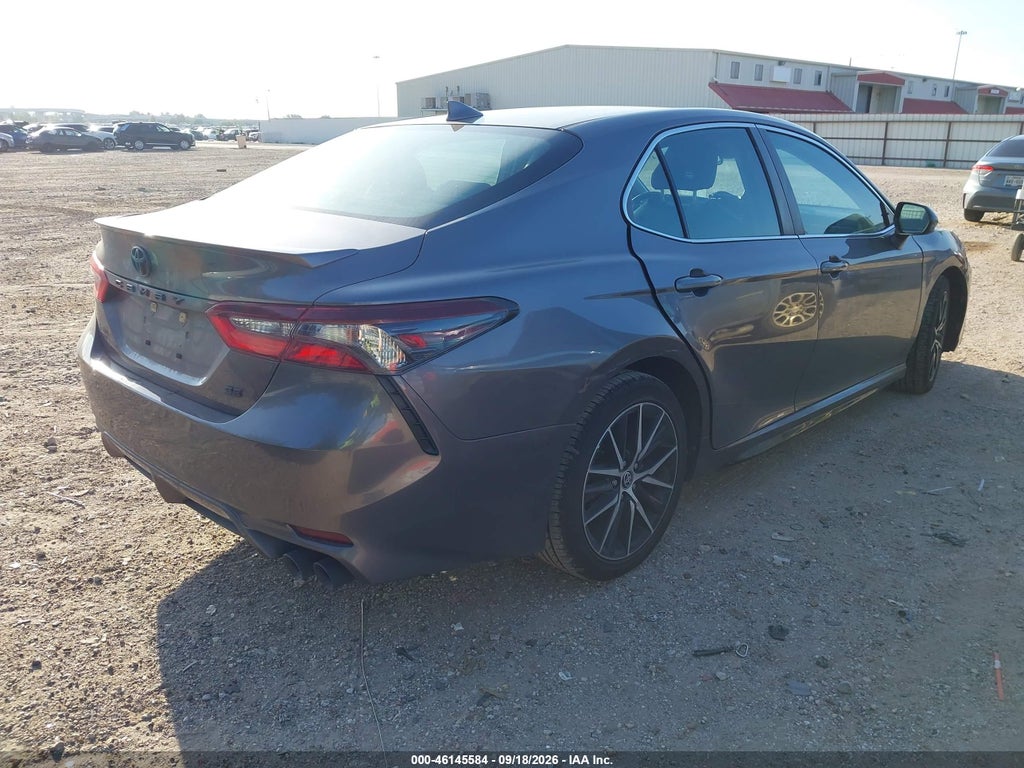 2021 Toyota Camry SE photo 4