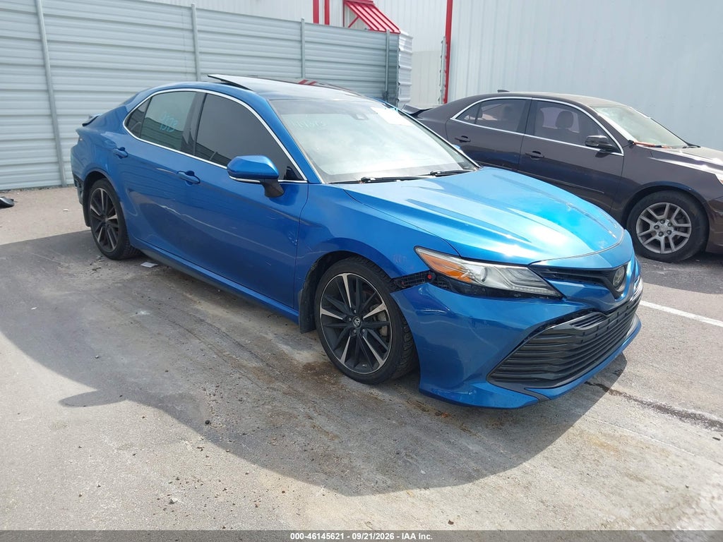 2019 Toyota Camry XSE photo 1