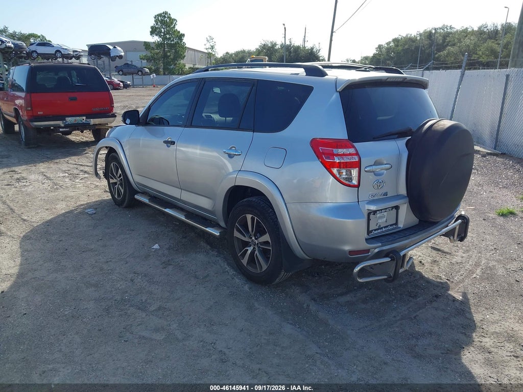 2011 Toyota RAV4 photo 3