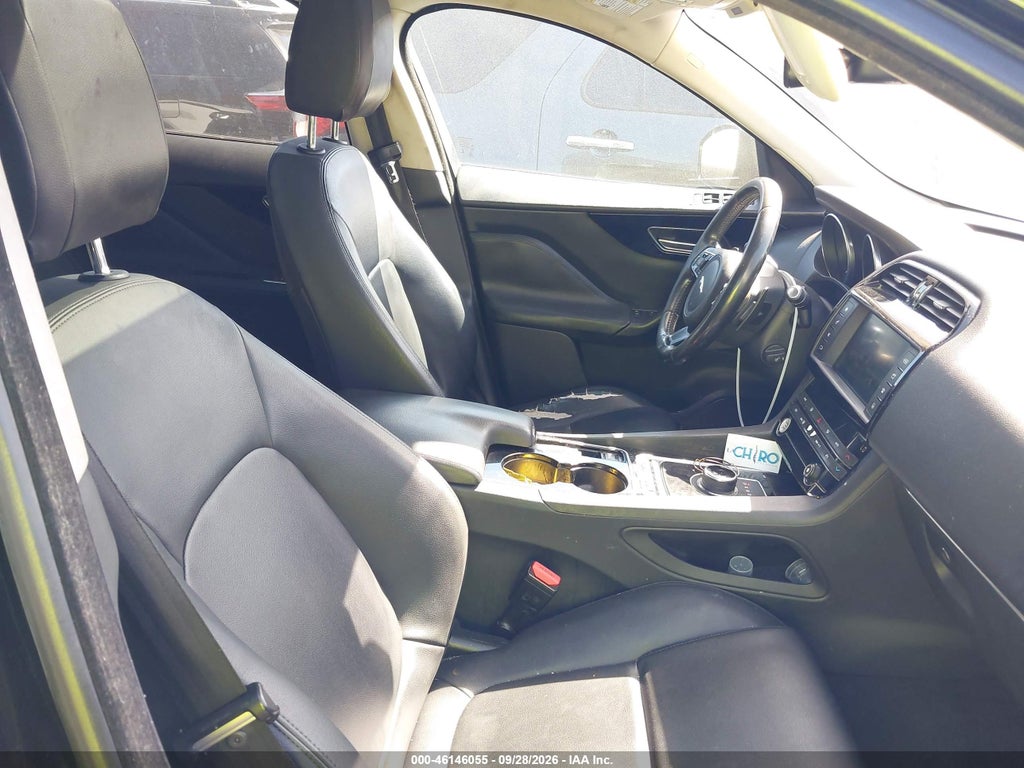 2017 Jaguar F-Pace 35T Premium photo 5